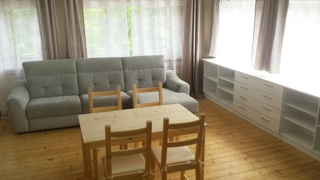 Apartamenty I Pokoje Przy Parku 耶莱尼亚古拉 外观 照片
