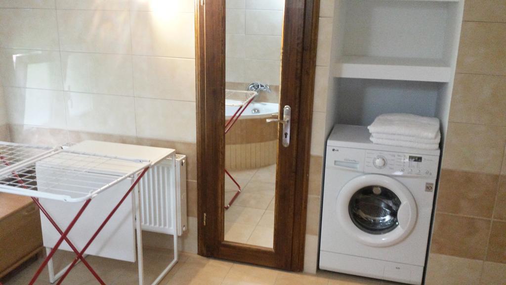 Apartamenty I Pokoje Przy Parku 耶莱尼亚古拉 外观 照片