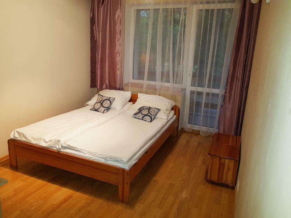 Apartamenty I Pokoje Przy Parku 耶莱尼亚古拉 外观 照片